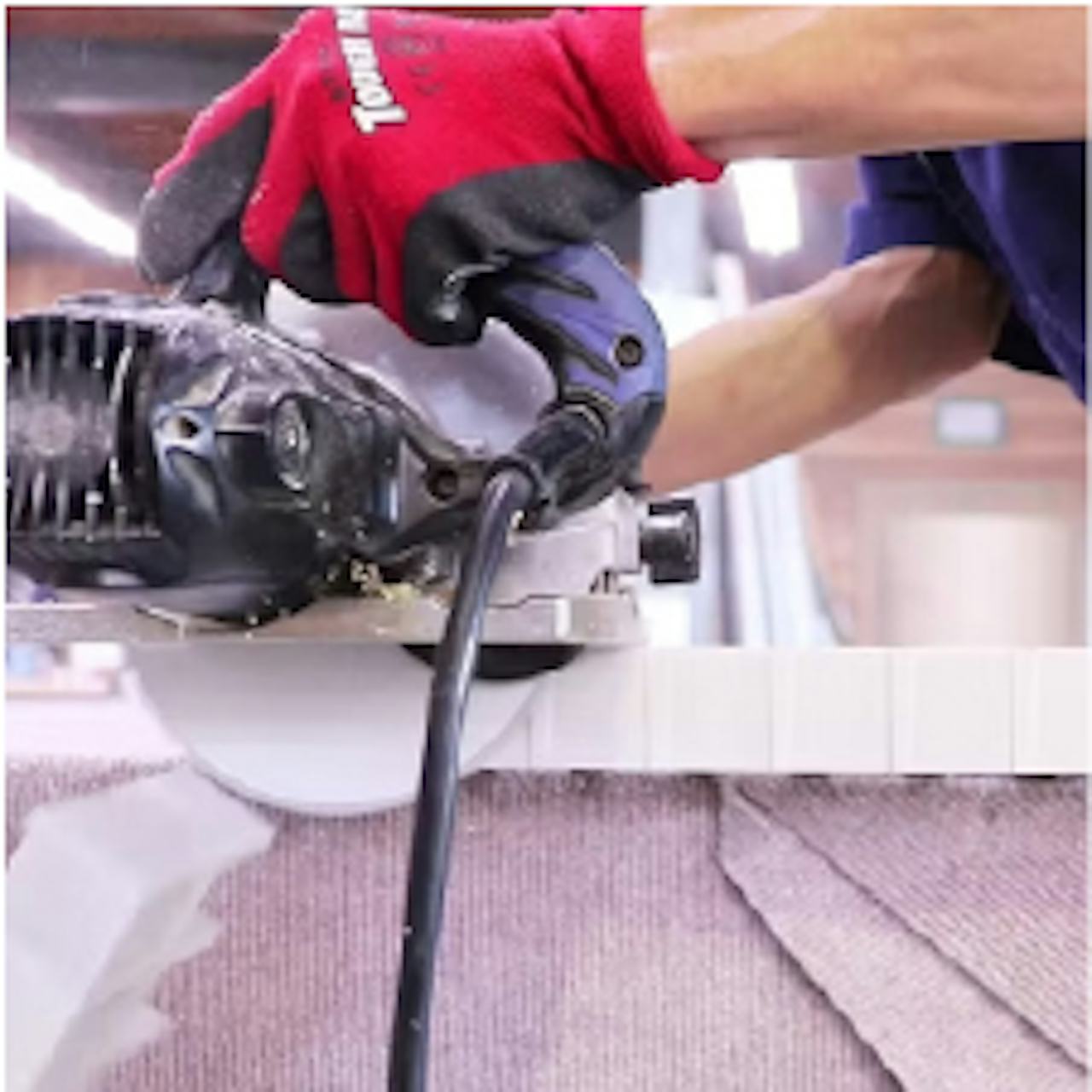 FRPグレーチングの切断を横から見た状態⑷